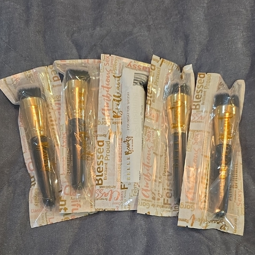 Belle by Kim Gravel Foundation Brush